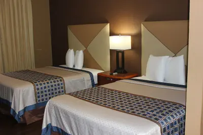 Photo 5 - Econo Lodge Oskaloosa