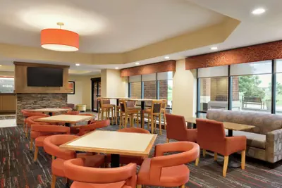 Photo 4 - Hampton Inn West Des Moines Lake Drive