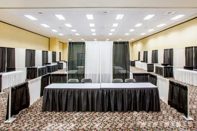 Photo 4 - Crowne Plaza Springfield by IHG