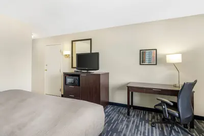 Photo 4 - Quality Inn & Suites Keokuk North
