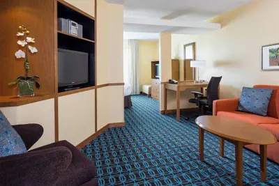 Photo 5 - Fairfield Inn and Suites by Marriott Valparaiso