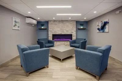Photo 4 - Wingate by Wyndham Detroit Metro Airport