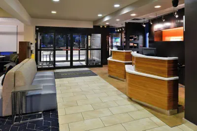 Photo 3 - Courtyard by Marriott Detroit Utica