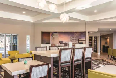Photo 4 - La Quinta Inn & Suites by Wyndham Shreveport Airport
