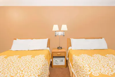 Photo 5 - Days Inn by Wyndham Worthington