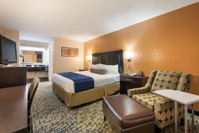 Photo 5 - SureStay Hotel by Best Western Meridian