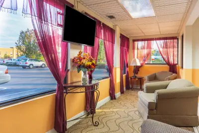 Photo 4 - Econo Lodge Laurel