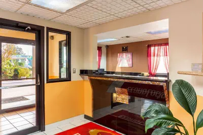 Photo 3 - Econo Lodge Laurel