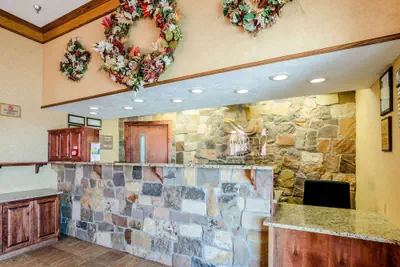 Photo 5 - Quality Inn Alliance