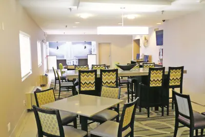 Photo 3 - La Quinta Inn by Wyndham Lincoln, Nebraska