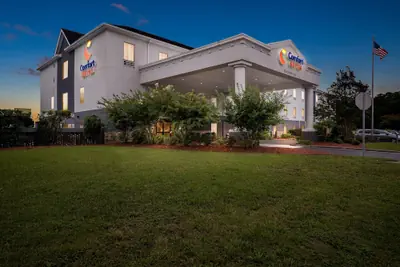 Photo 2 - Comfort Suites near Camp Lejeune