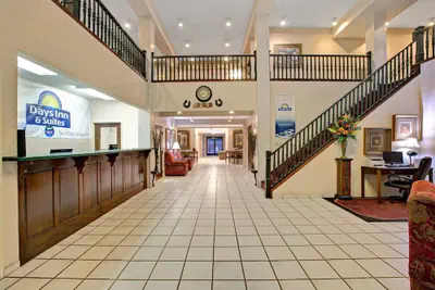 Photo 3 - Days Inn & Suites by Wyndham Hickory