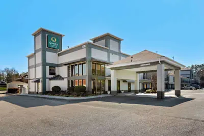 Photo 2 - Quality Inn & Suites Matthews - Charlotte