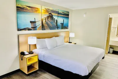 Photo 5 - Days Inn by Wyndham Sanford