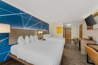 Photo 4 - Comfort Inn River's Edge