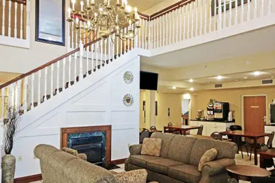 Photo 5 - Quality Inn & Suites Bellville - Mansfield