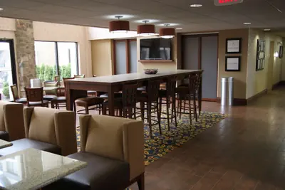 Photo 4 - Hampton Inn & Suites Chillicothe