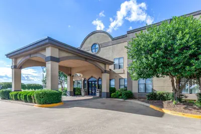 Photo 2 - Quality Inn & Suites Durant