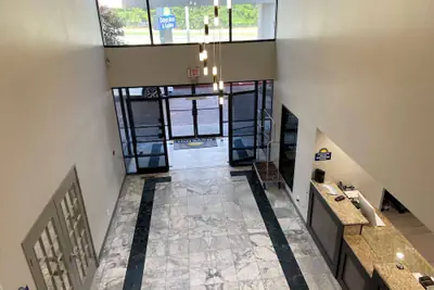 Photo 2 - Days Inn & Suites by Wyndham Tahlequah