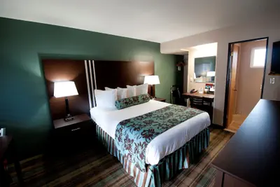 Photo 4 - Prospero's Flagship Inn