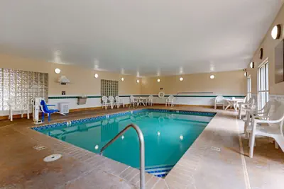 Photo 2 - Comfort Inn South