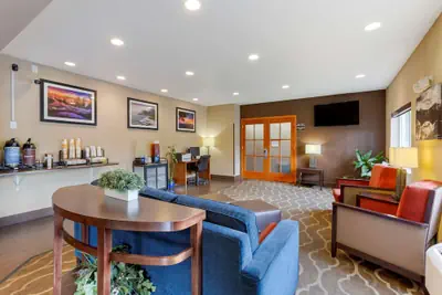 Photo 3 - Comfort Inn South
