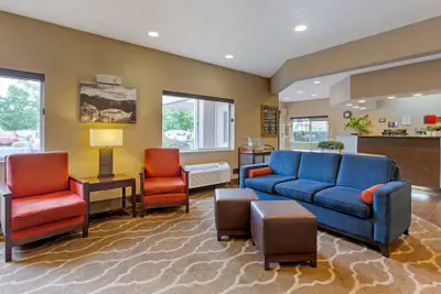 Photo 4 - Comfort Inn South