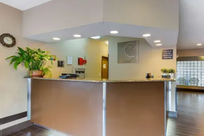 Photo 5 - Comfort Inn South