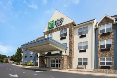 Photo 2 - Holiday Inn Express & Suites Wyomissing by IHG