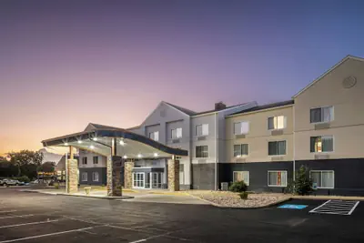 Photo 2 - Fairfield Inn & Suites by Marriott Butler