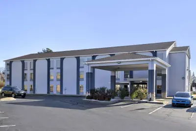Photo 2 - Quality Inn Spartanburg Northwest