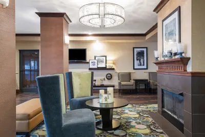 Photo 4 - Hampton Inn & Suites Florence Center