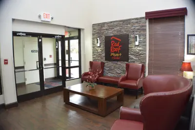 Photo 4 - Red Roof Inn PLUS+ & Suites Chattanooga - Downtown