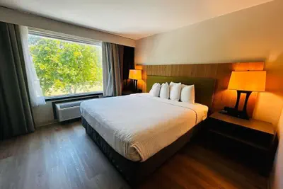 Photo 5 - Radiant Inn & Suites