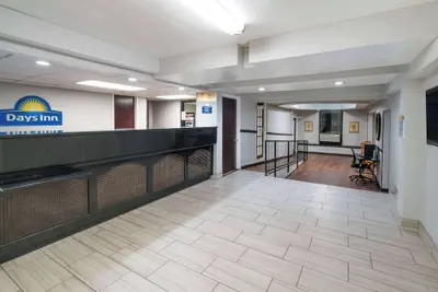 Photo 5 - Days Inn by Wyndham Goodlettsville/Nashville