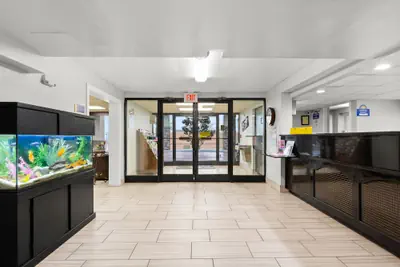 Photo 4 - Days Inn by Wyndham Goodlettsville/Nashville