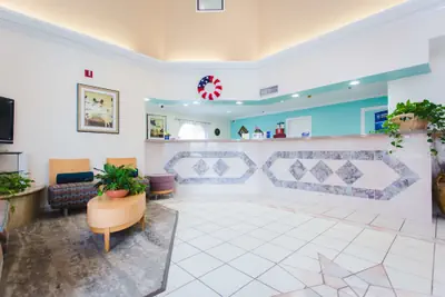 Photo 4 - Best Western Pearland Inn