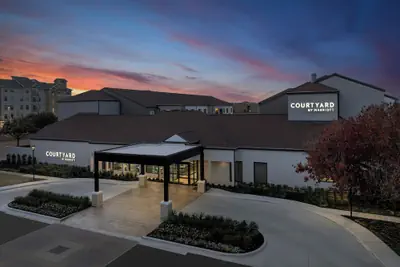 Photo 2 - Courtyard by Marriott Waco