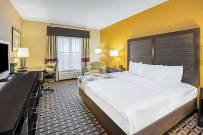 Photo 5 - La Quinta Inn & Suites by Wyndham Denison - N. Lake Texoma