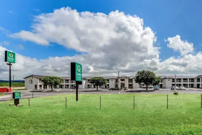 Photo 2 - Quality Inn & Suites Junction