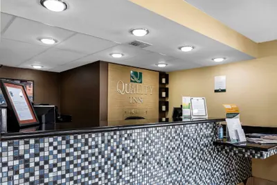 Photo 5 - Quality Inn Dumas