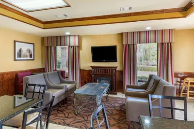 Photo 3 - Best Western Lindale Inn