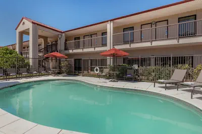 Photo 2 - Best Western Lindale Inn