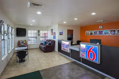 Photo 3 - Motel 6 Madisonville, TX