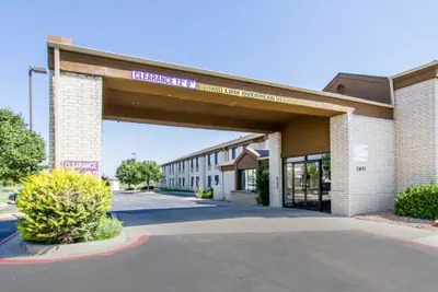 Photo 2 - Econo Lodge Amarillo East