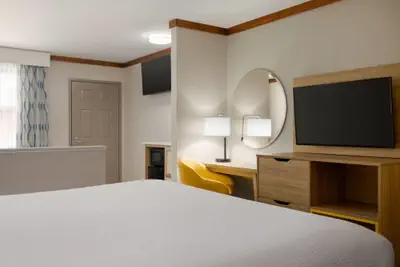 Photo 5 - Days Inn by Wyndham Suites Fredericksburg