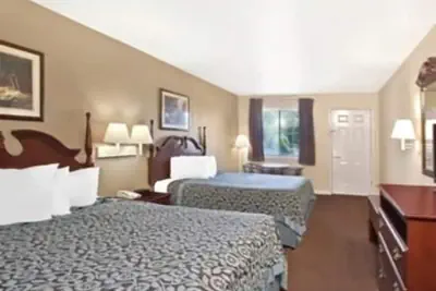 Photo 5 - Days Inn by Wyndham Kerrville