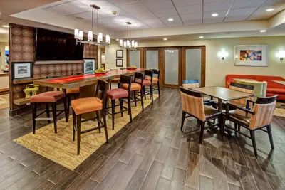 Photo 5 - Hampton Inn Houston Baytown