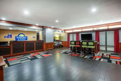 Photo 3 - Days Inn & Suites by Wyndham Tyler