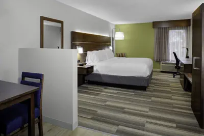 Photo 4 - Holiday Inn Express Chester by IHG